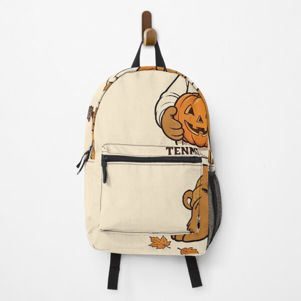 Item preview, Tenme Paciencia Soy Demasiado Tierno Para Asustar Oso Halloween Camiseta designed and sold by EverydayBadge.