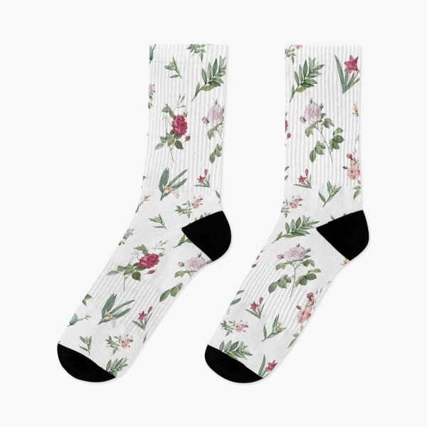 Artikelvorschau, Vintage-Muster mit botanischen Rosen und Blättern entworfen und verkauft von Mellowtint Studio.