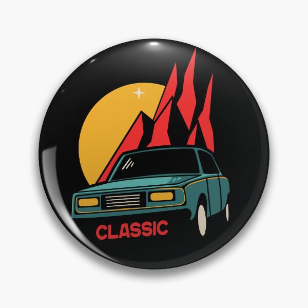 Artikelvorschau, Klassisches Retro-Vintage-Auto-T-Shirt mit rotem Bergmotiv und goldener Sonne – Abenteuer-Grafik entworfen und verkauft von DERA RAY.