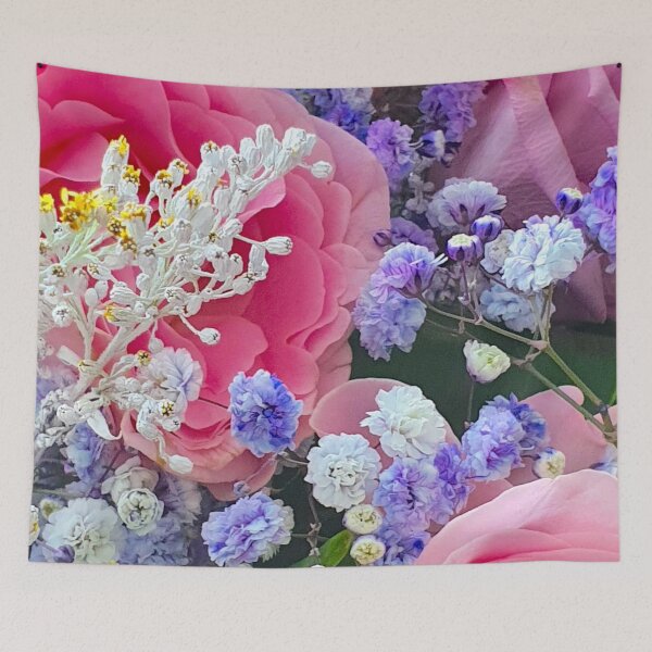 Item preview, fresh flowers designed and sold by Tereza Pilar  Art.