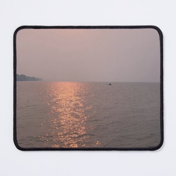 Artikelvorschau, EINSAMES BOOT IM SONNENUNTERGANG entworfen und verkauft von Tpposters.