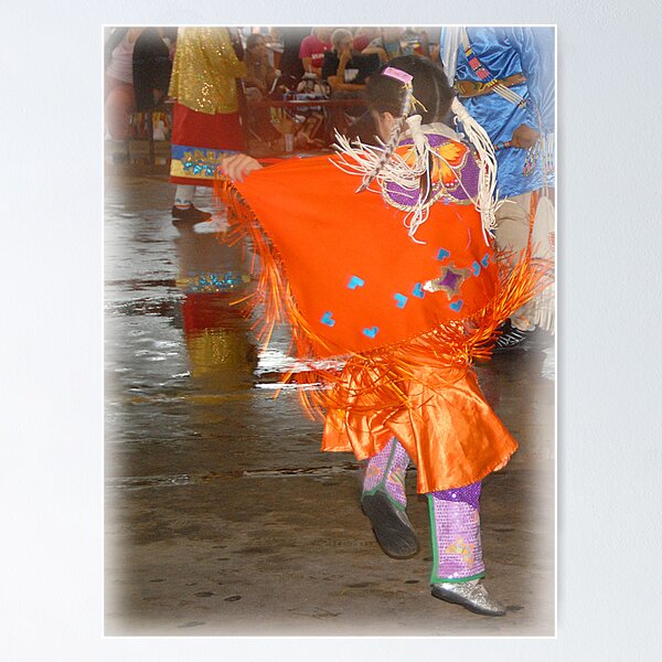 Artikel-Vorschau von Young Dance Contestant ( Pow Wow Series), designt und verkauft von Dyle Cronenweth-Warren.