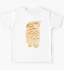 Herz im Sand Kinder T-Shirt