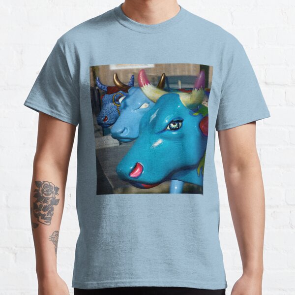 Three Cows on Parade, Ebrington Sq, Derry Classic T-Shirt