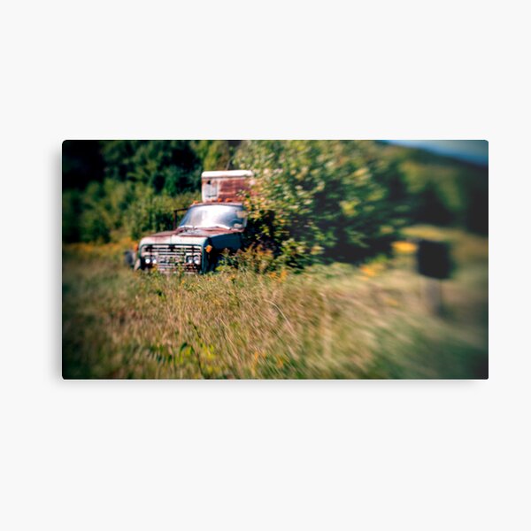 Aperçu de l'œuvre Rusted Teal Truck créée et vendue par aaronc.