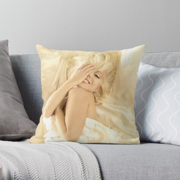 MARILYN MONROE : Vintage Between The Sheets Print Throw Pillow