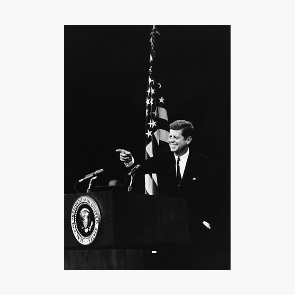 Artikel-Vorschau von Präsident Kennedy auf der Pressekonferenz – 1962, designt und verkauft von warishellstore.