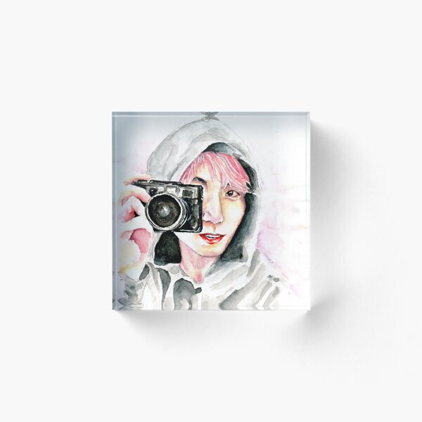 Item preview, camera designed and sold by Maisara.