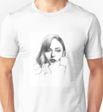 Sophie Turner Unisex T-Shirt