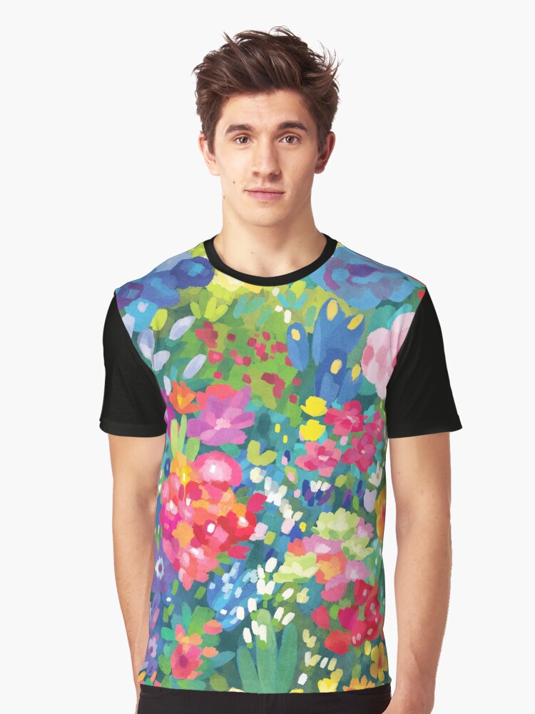 Aperçu 1 sur 5. T-shirt graphique avec l'œuvre Fleurs ... pour le printemps créée et vendue par alyssakorea.