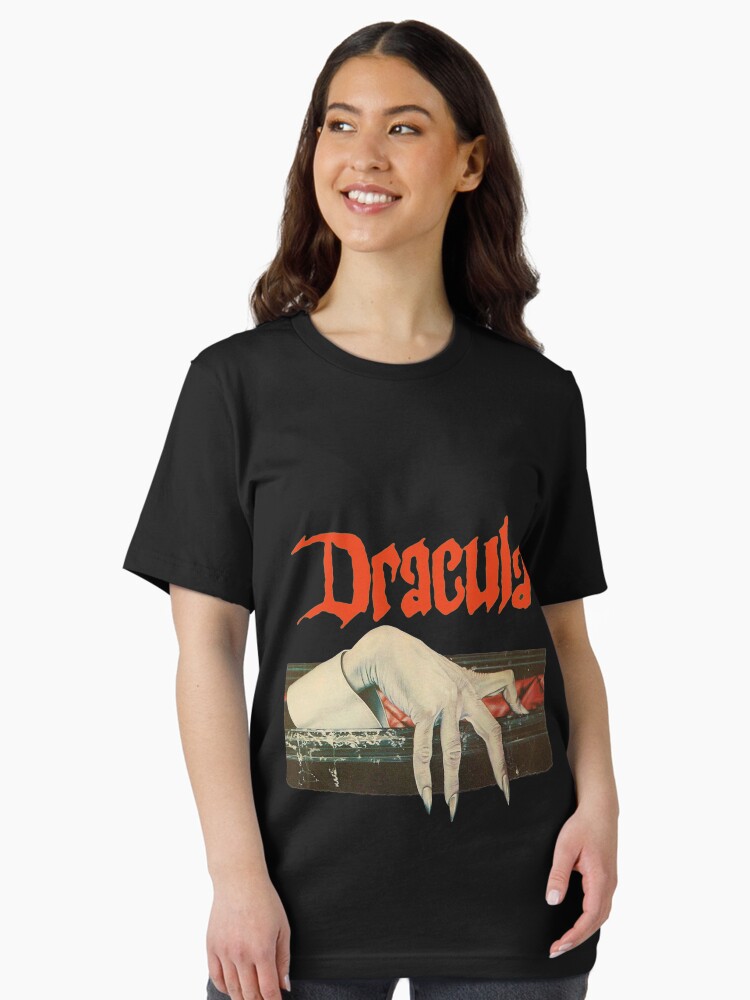 Imagen 2 de 7, Camiseta esencial con la obra Vintage Dracula, diseñada y vendida por TorpidNagware.