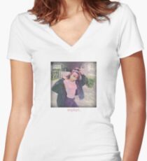ZEPHYR Women's Fitted V-Neck T-Shirt