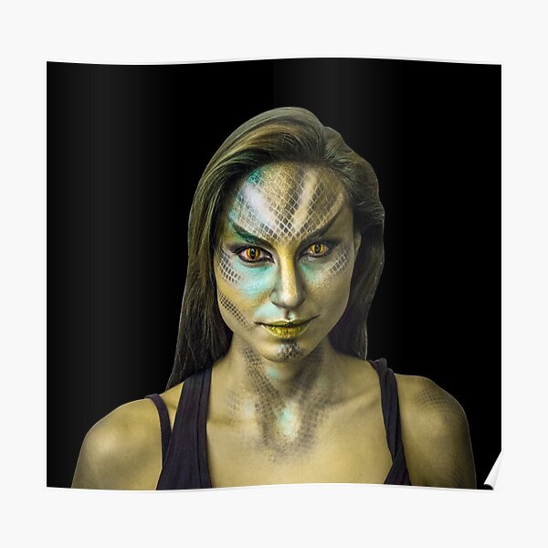 The serpent woman Poster