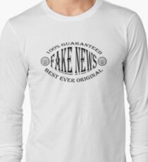 Fake News badge (black on white) Long Sleeve T-Shirt