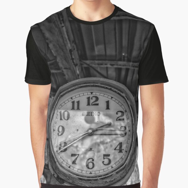 Round Clock Graphic T-Shirt