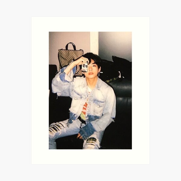Artikel-Vorschau von Retro Taehyung ♡, designt und verkauft von ji-dotcom.