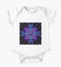 Blume in Lila Baby Body Kurzarm