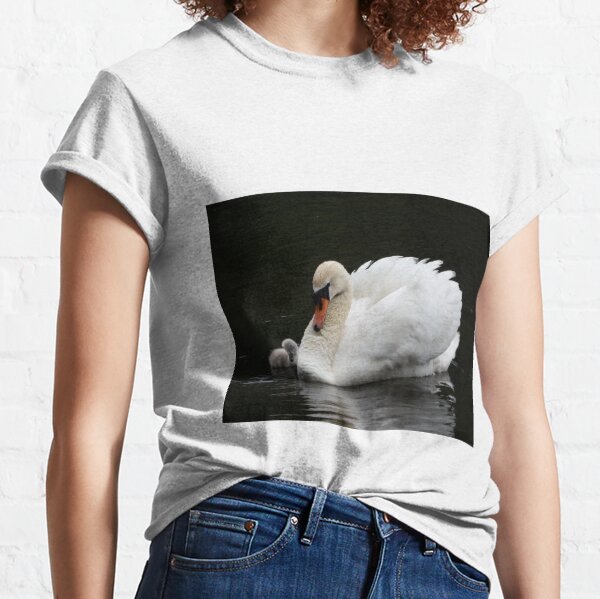 Mute Swan with Cygnet Classic T-Shirt