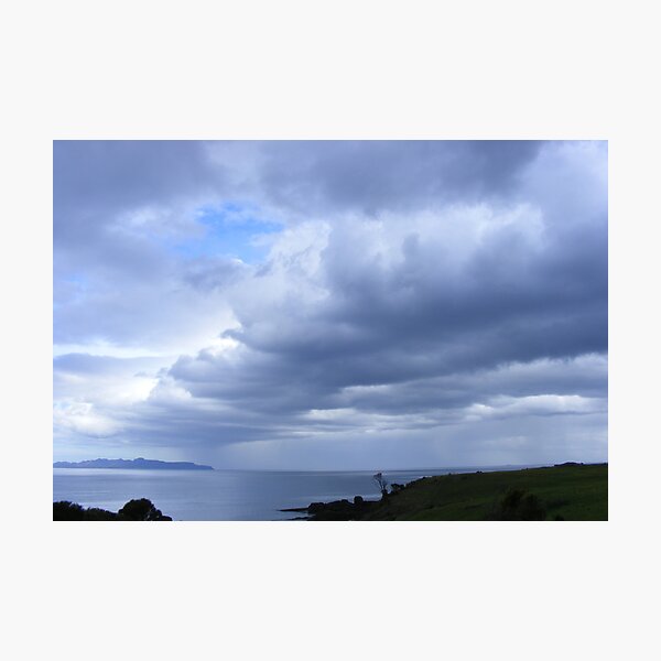Artikelvorschau, stormy clouds a-building on east coast Tasmania entworfen und verkauft von Gaylene Norton.