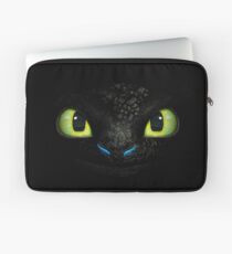 Toothless fiery eyes Laptop Sleeve