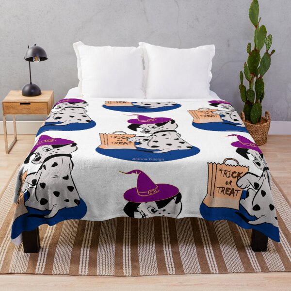 Halloween Greetings Throw Blanket