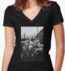 die Mädchen Tailliertes T-Shirt mit V-Ausschnitt