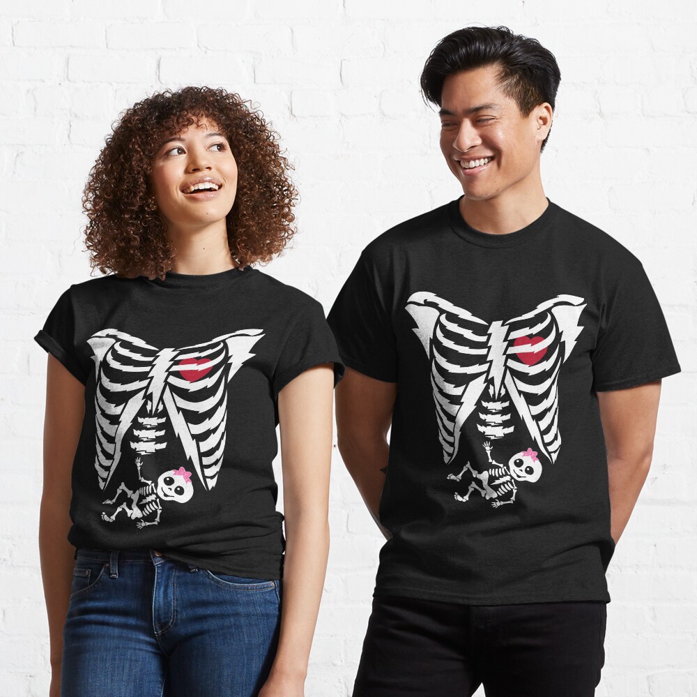 Femme Halloween grossesse de jumeaux squelettiques T-Shirt