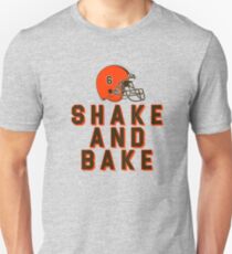 SHAKE AND BAKE - Baker Mayfield Helmet Unisex T-Shirt