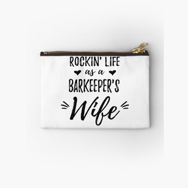 Artikelvorschau, Womens Rockin Leben als Barkeeper Frau Shirt Barkeeper Geschenk entworfen und verkauft von Anumber1.