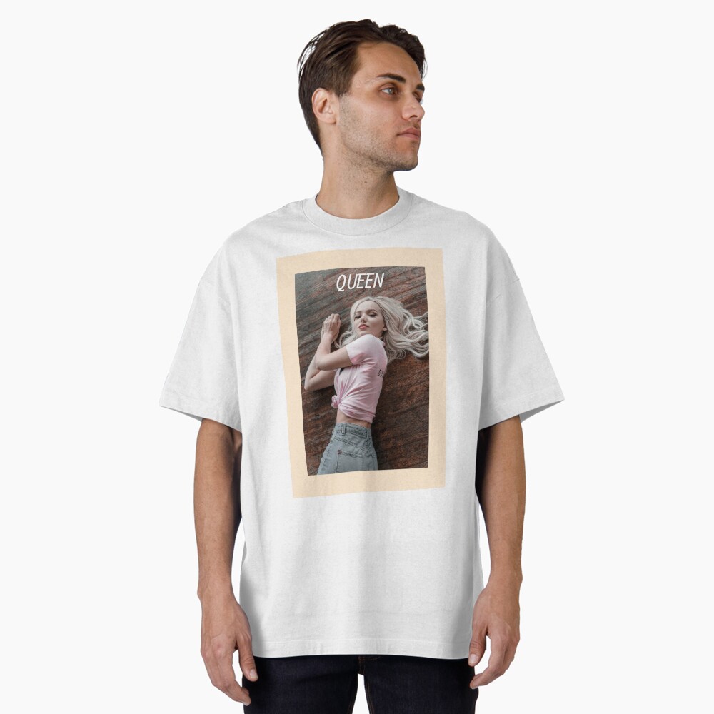 Vista previa del artículo con la obra «Camiseta oversize», diseñado y vendido por debnamcarson.