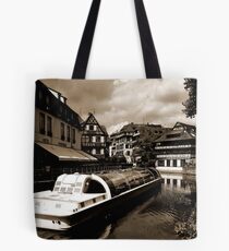 Manoeuvre du Temps Tote Bag