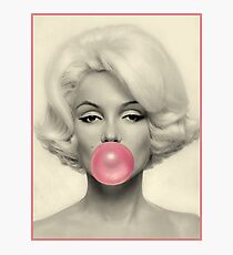 MARILYN MONROE : Bubble Blowing Print Photographic Print