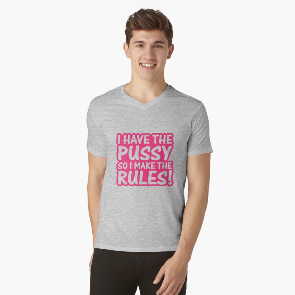 Artikel-Vorschau von T-Shirt mit V-Ausschnitt, designt und verkauft von dynamitfrosch.