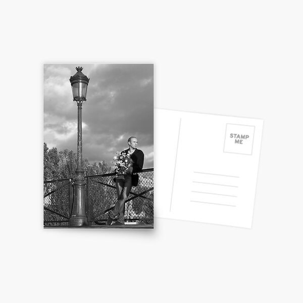 Il attend Postcard