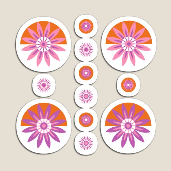 Artikelvorschau,  Geometrisches Mod Flower Power-Muster - Orange Weiß entworfen und verkauft von WickedRefined - Nicole Demereckis.