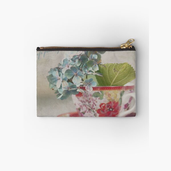 Aperçu de l'œuvre  une collection de dessins que j'ai initialement faits sous forme de cartes photo texturées pour ma chère amie Jane Crosby au cours de ses derniers mois de vie. Le produit de toute vente de produits avec des dessins de la collection de Jane va à l'organis créée et vendue par IngeHG.