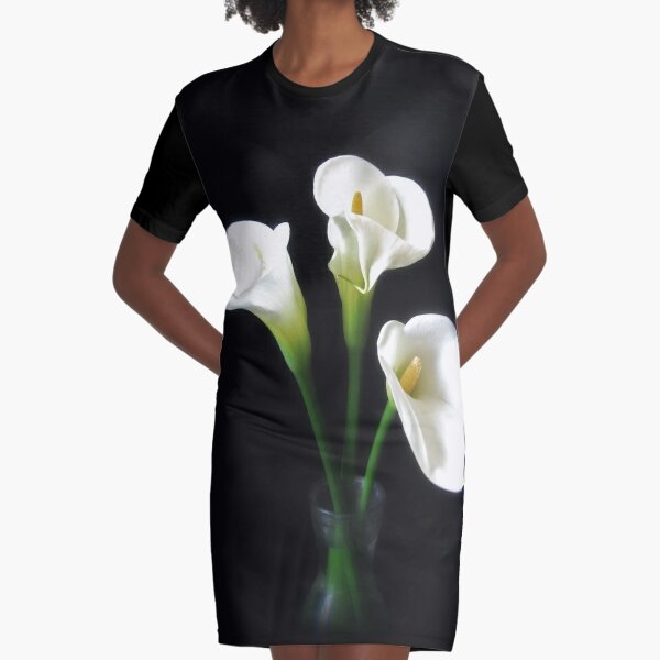 Elegant Calla Lily Flowers 10 Graphic T-Shirt Dress