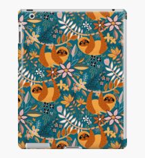 Glückliches Boho-Faultier mit Blumen iPad-Hülle & Klebefolie