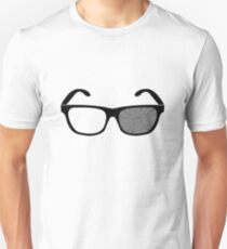 broken glasses Unisex T-Shirt