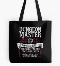 Dungeon Master, Der Weber der Erkenntnis & des Schicksals - Dungeons & Dragons (White Text) Tote Bag