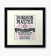 Lámina enmarcada Dungeon Master, The Weaver of Lore & Fate - Dungeons & Dragons (Texto negro)