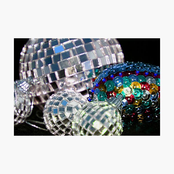 Artikelvorschau, Blue Glitter Balls entworfen und verkauft von Lynn Ede.