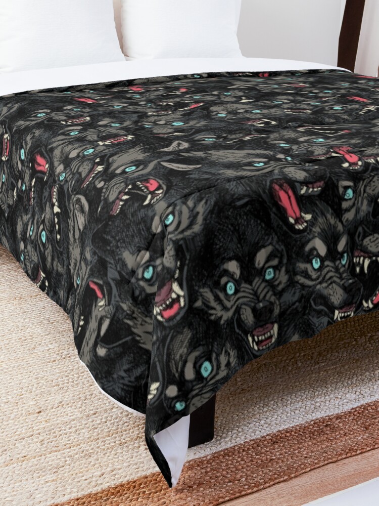 Alternate view of Wolf Pack Pattern Comforter