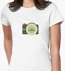 Erkunden Tailliertes T-Shirt