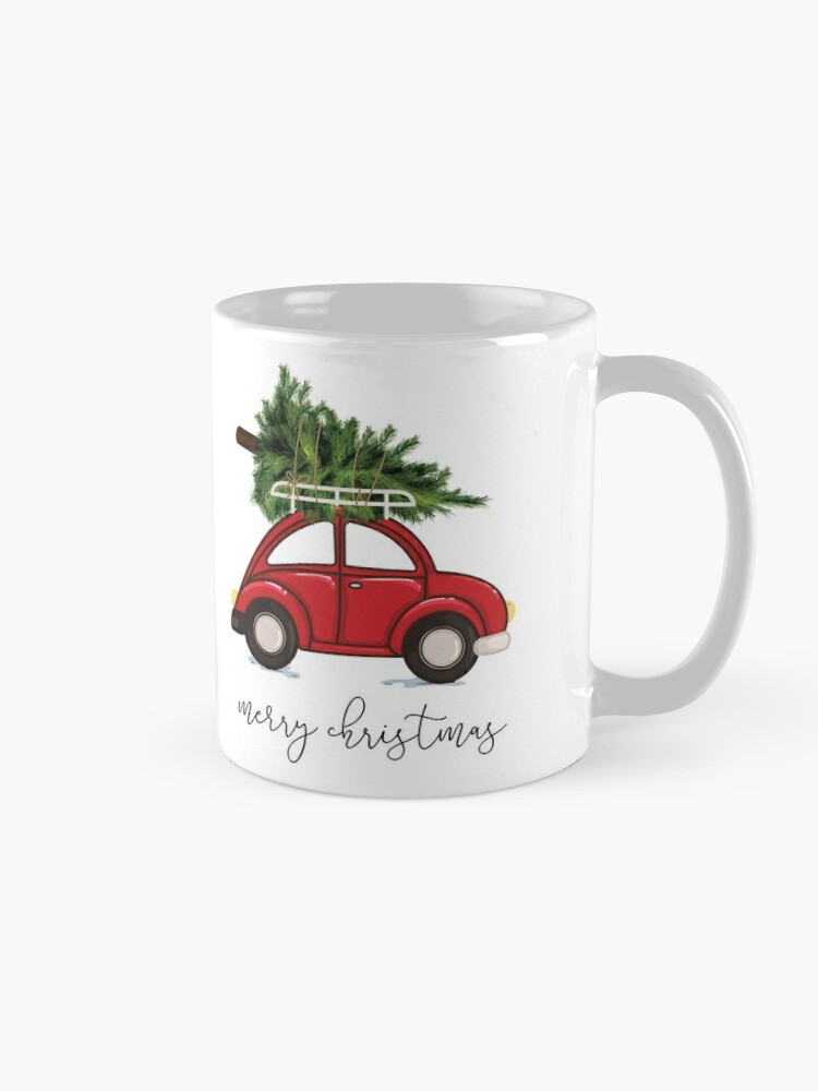 Kaffeebecher for Sale mit Weihnachtsbaum auf rotem Auto von 1XOROSE