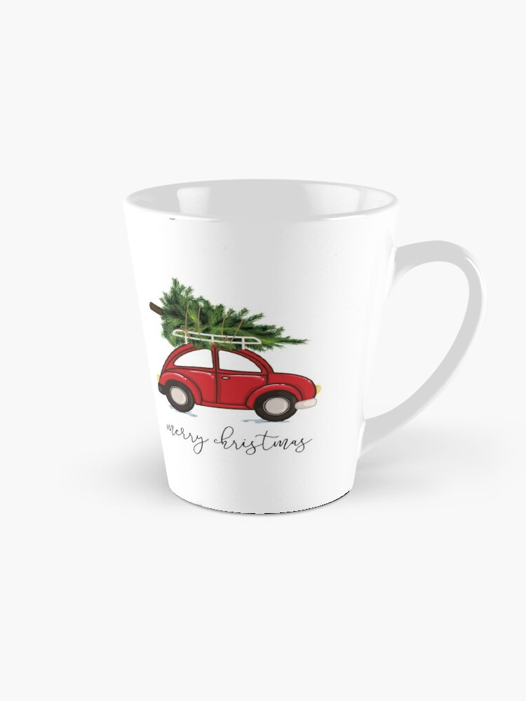 Kaffeebecher for Sale mit Weihnachtsbaum auf rotem Auto von 1XOROSE
