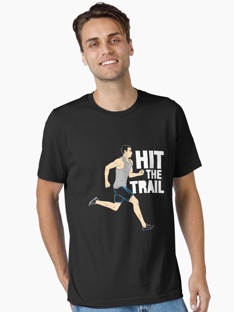 Thumbnail 1 von 7, Essential T-Shirt, Hit The Trail Running Vintage - Funny Marathon Gift designt und verkauft von yeoys.