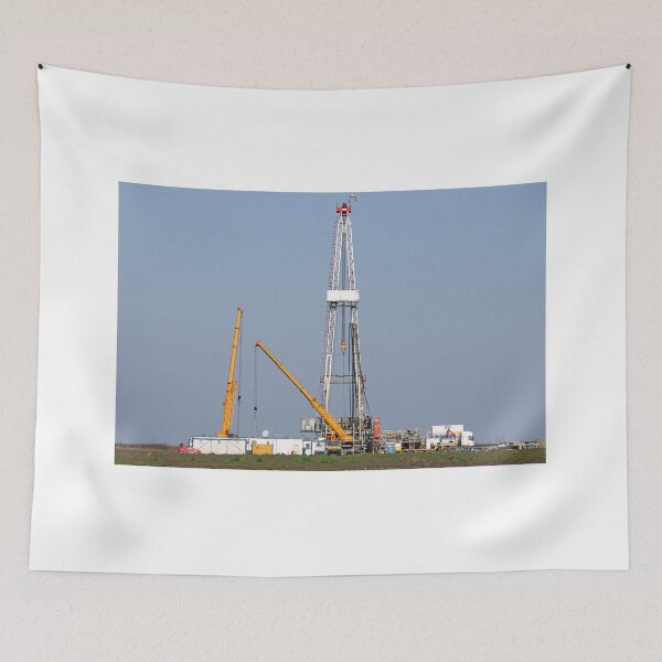 Item preview, oil drilling rig cranes and machinery on field designed and sold by goceris.