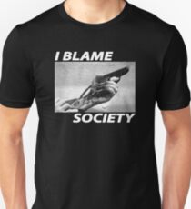 Ich beschuldige die Gesellschaft Slim Fit T-Shirt