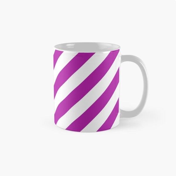Aperçu de l'œuvre Magenta Thick Diagonal Stripes créée et vendue par ImageNugget.